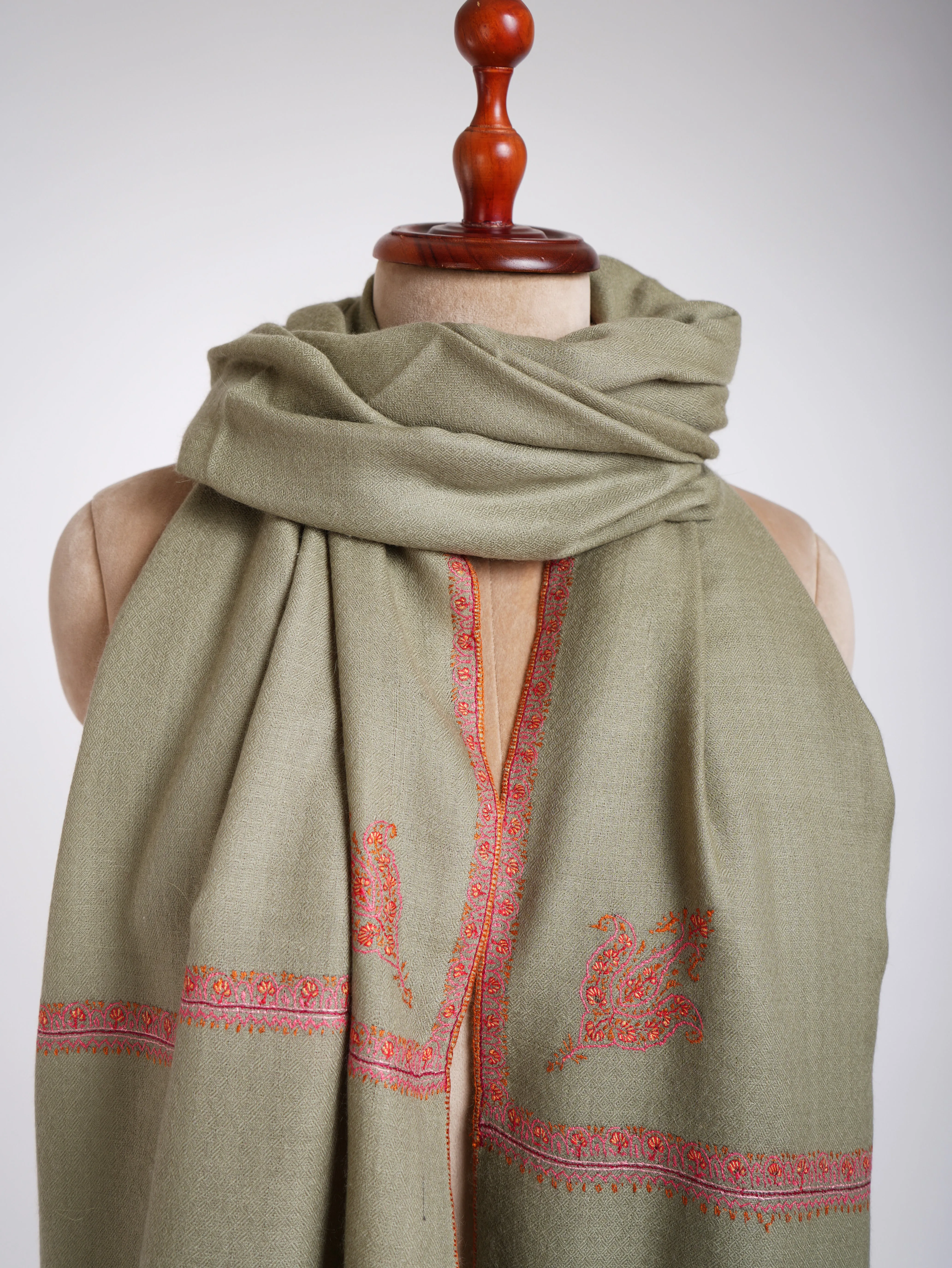 Baildar Corner Motif Hand Sozni Pashmina Shawl Fern