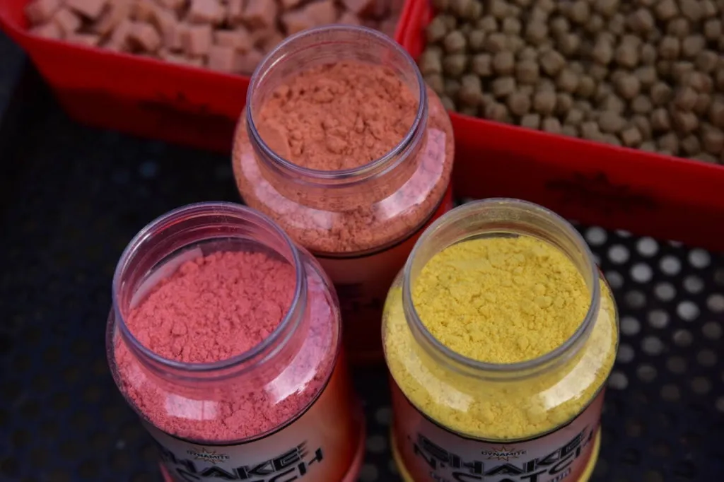 Dynamite Baits - Shake 'n' Catch Colour and Flavour Enhancer