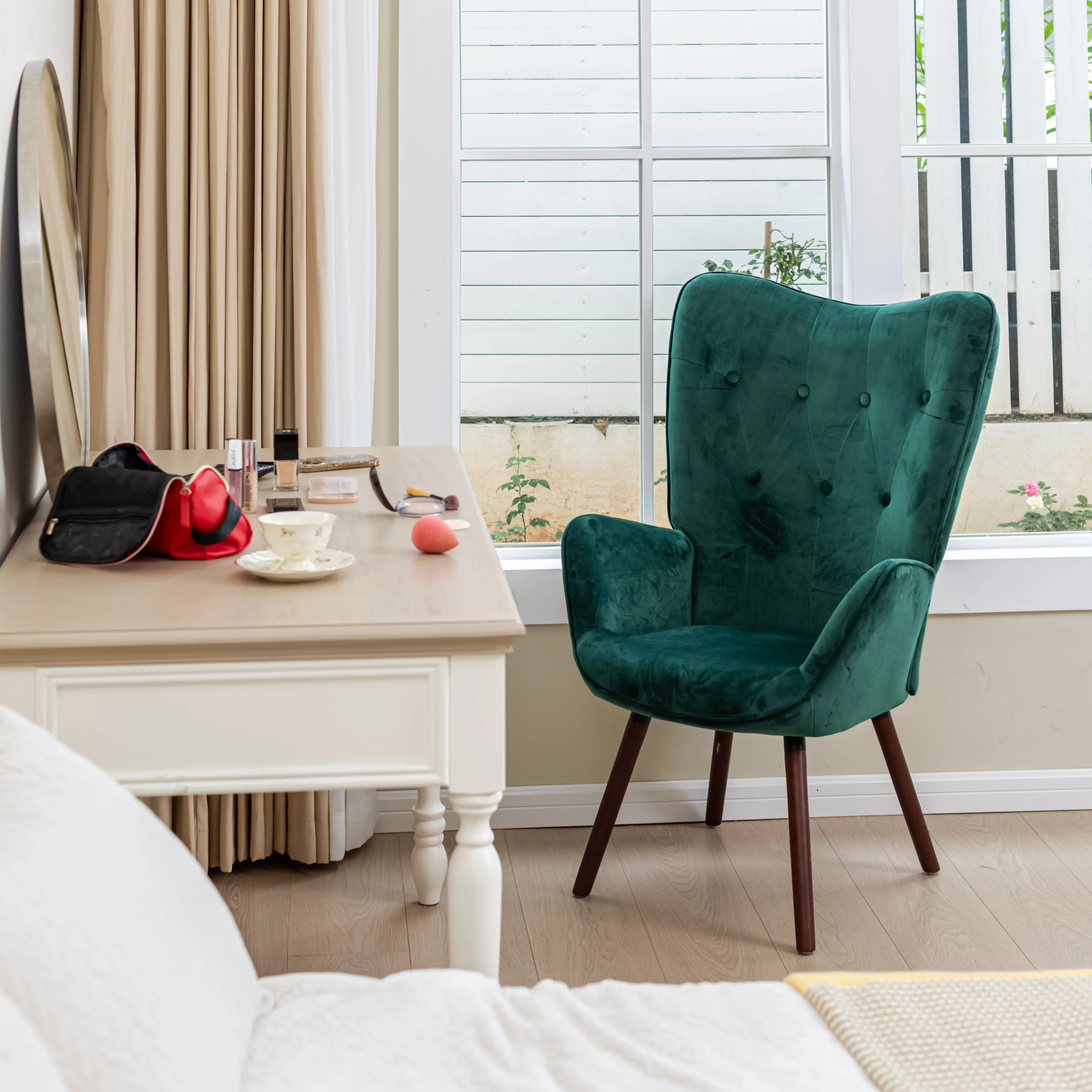 Green Velvet Tufted Arm Chair - HomyCasa