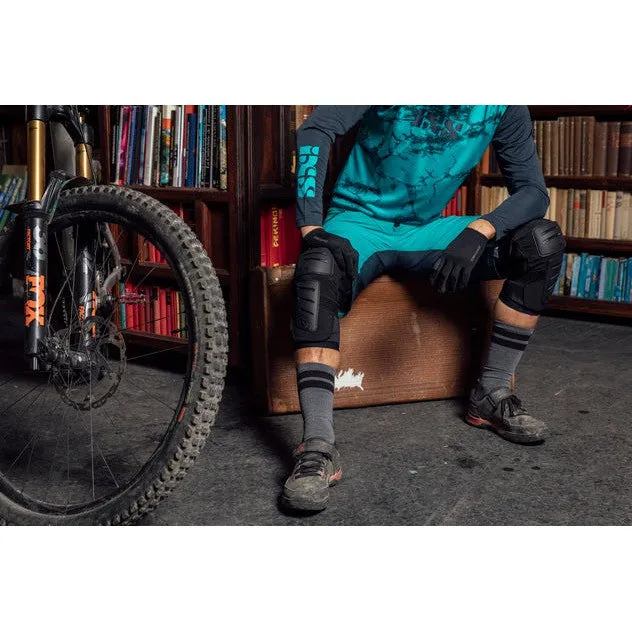 Trigger Race Knee Guards